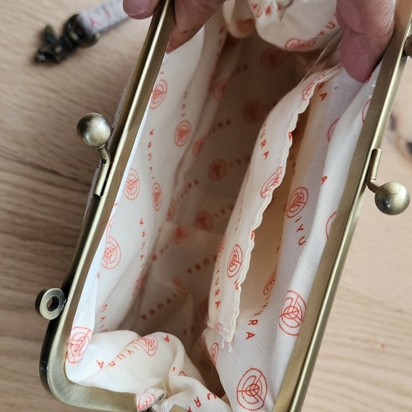 Iyura small clutch hand purse New - Picture 7 of 8